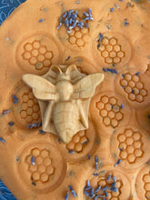 Load image into Gallery viewer, Wooden Bee / Barbara Bee