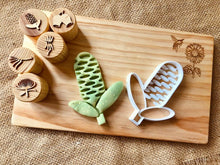 Load image into Gallery viewer, Banksia Pod Bio Cutter