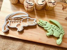 Load image into Gallery viewer, Crocodile Bio Cutter