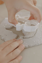 Load image into Gallery viewer, White Air Drying Clay - 1kg