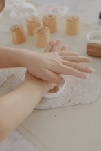 Load image into Gallery viewer, White Air Drying Clay - 1kg