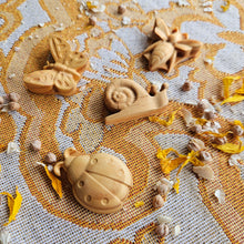 Load image into Gallery viewer, Beadie Buddies Bundle - Wooden Bugs