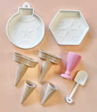 Load image into Gallery viewer, Lucky Dip! Icecream Play Set SECONDS ($74 RRP for $17)