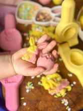 Load image into Gallery viewer, Chick Hatching Eco Press