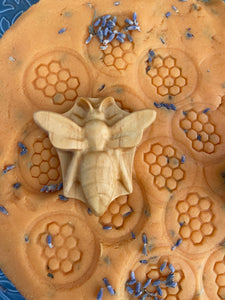 Barbara Bee / Wooden Bee