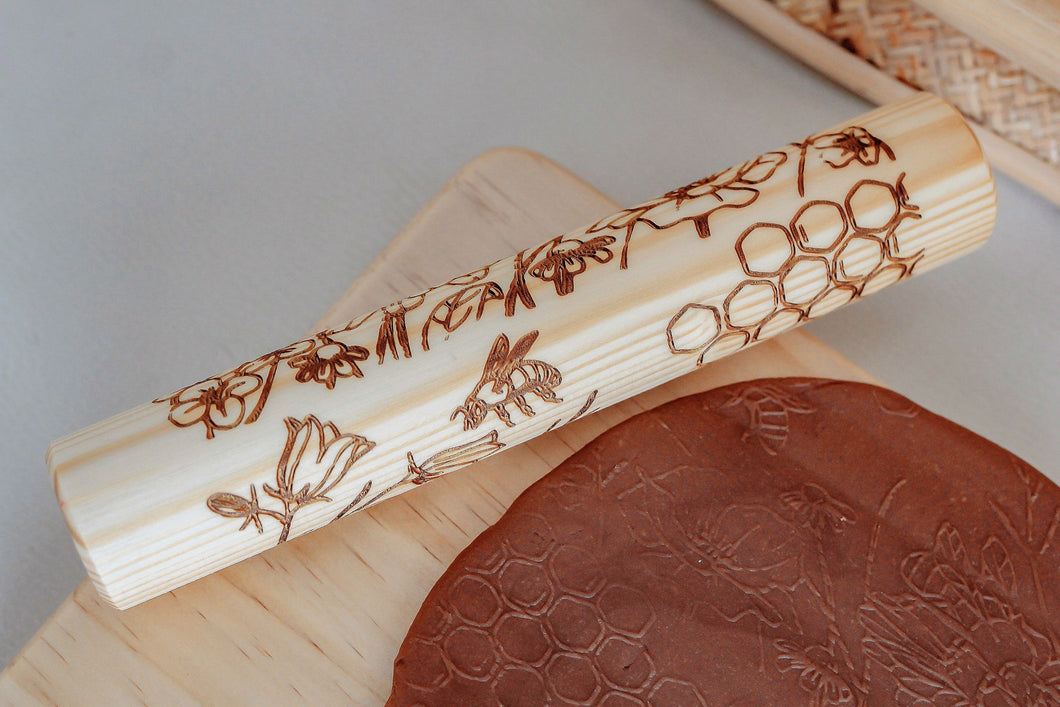 Wooden Engraved Roller - Bee-Lovers
