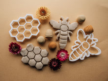 Load image into Gallery viewer, Bee Bio Cutter