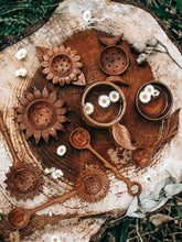 Load image into Gallery viewer, Wooden Daisy Strainer